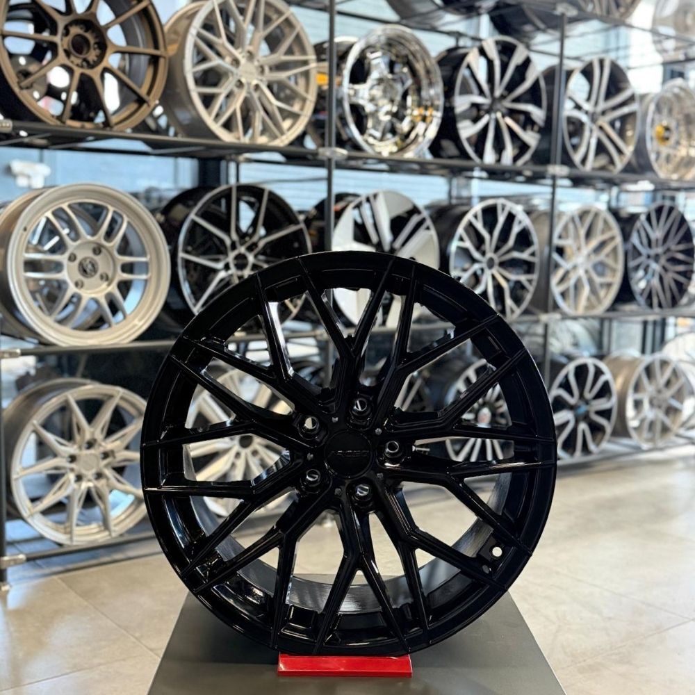 ARC-19141-33 8.5*19-5*120 ET33 72.6 BLACK VALENCİA (Ön Takım)